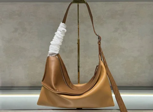 11 Bottega Veneta Women's Other Designer Bags Luxury Collection