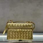 11 Bottega Veneta Makeup Cosmetic Pouch Bag Women Luxury Vanity