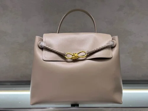 11 Bottega Veneta Women's Other Designer Bags Luxury Collection