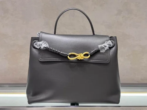 11 Bottega Veneta Women's Other Designer Bags Luxury Collection