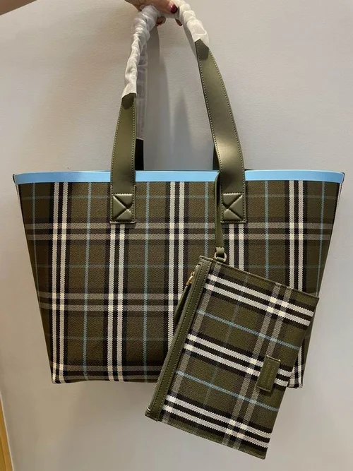 11 Burberry Large Tote Bag Check Canvas Women Luxury Shopping