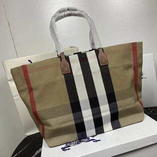 11 Burberry Large Tote Bag Check Canvas Women Luxury Shopping