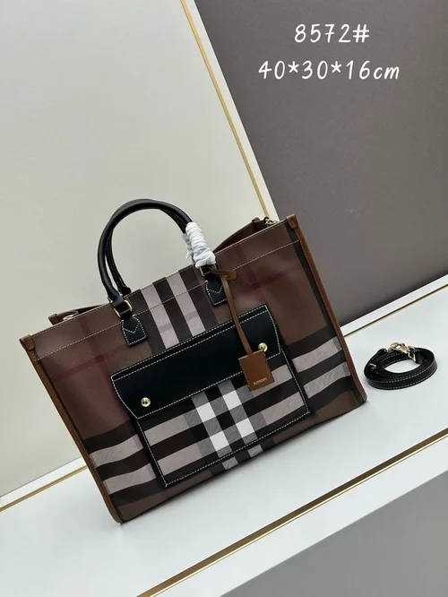 11 Burberry Large Tote Bag Check Canvas Women Luxury Shopping