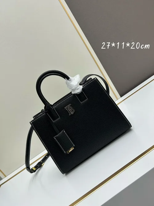 11 Burberry Large Tote Bag Check Canvas Women Luxury Shopping