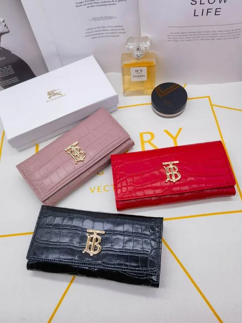 11 Burberry Women's Wallet Check Pattern Luxury Leather Designer