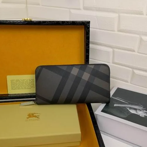 11 Burberry Women's Wallet Check Pattern Luxury Leather Designer