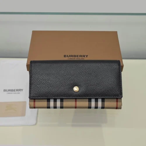 11 Burberry Women's Wallet Check Pattern Luxury Leather Designer