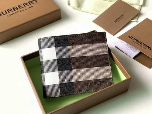11 Burberry Women's Wallet Check Pattern Luxury Leather Designer