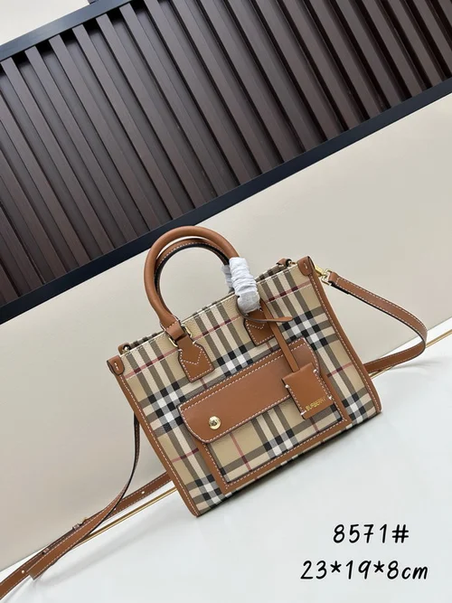 11 Burberry Large Tote Bag Check Canvas Women Luxury Shopping