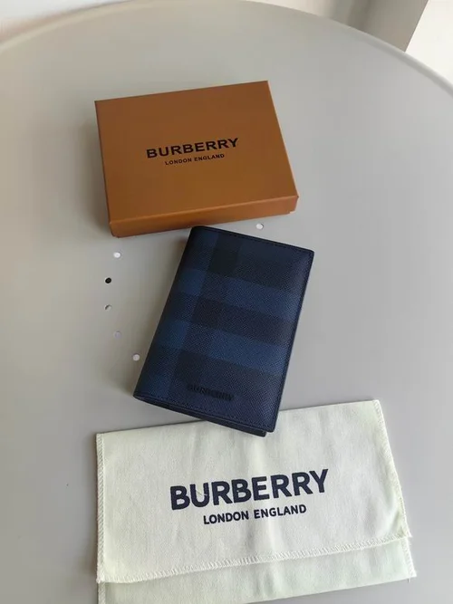 11 Burberry Women's Wallet Check Pattern Luxury Leather Designer