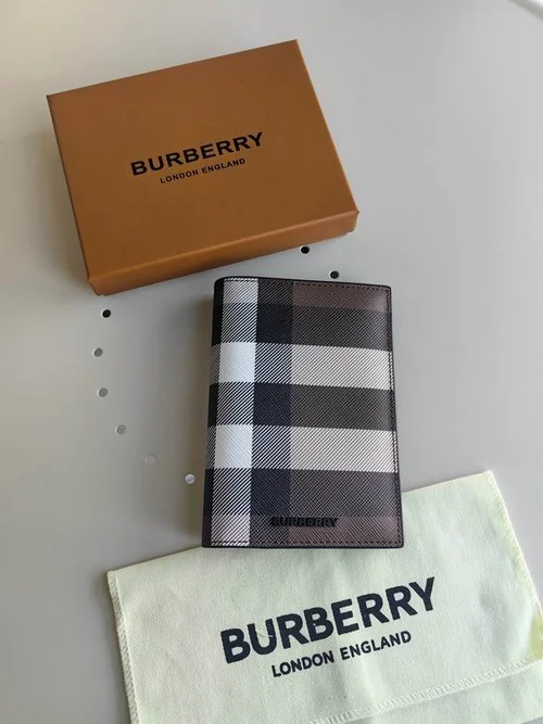 11 Burberry Women's Wallet Check Pattern Luxury Leather Designer