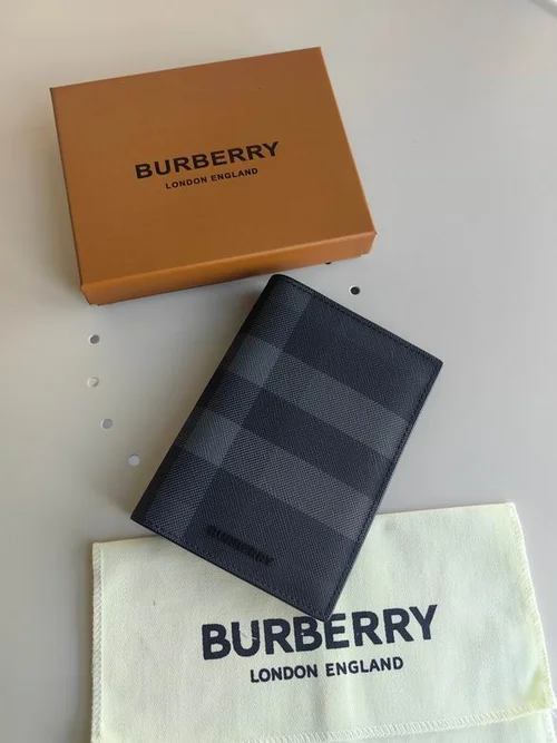 11 Burberry Women's Wallet Check Pattern Luxury Leather Designer
