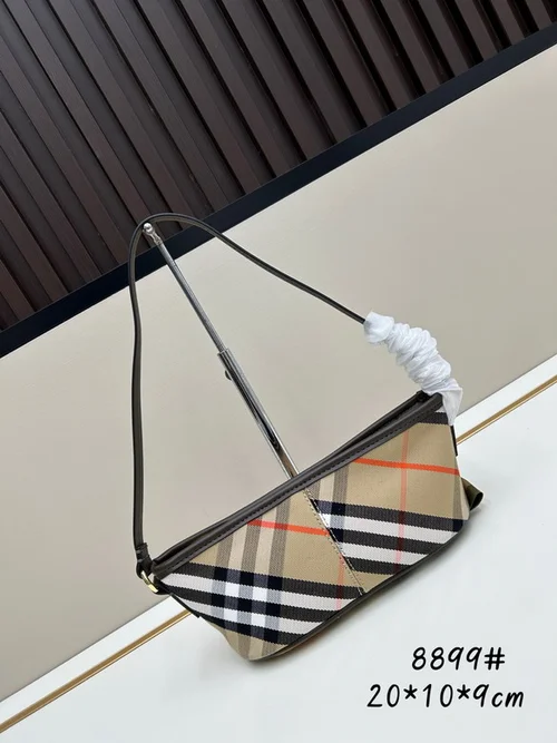 11 Burberry Underarm Pouch Small Bag Women Luxury Check Pattern