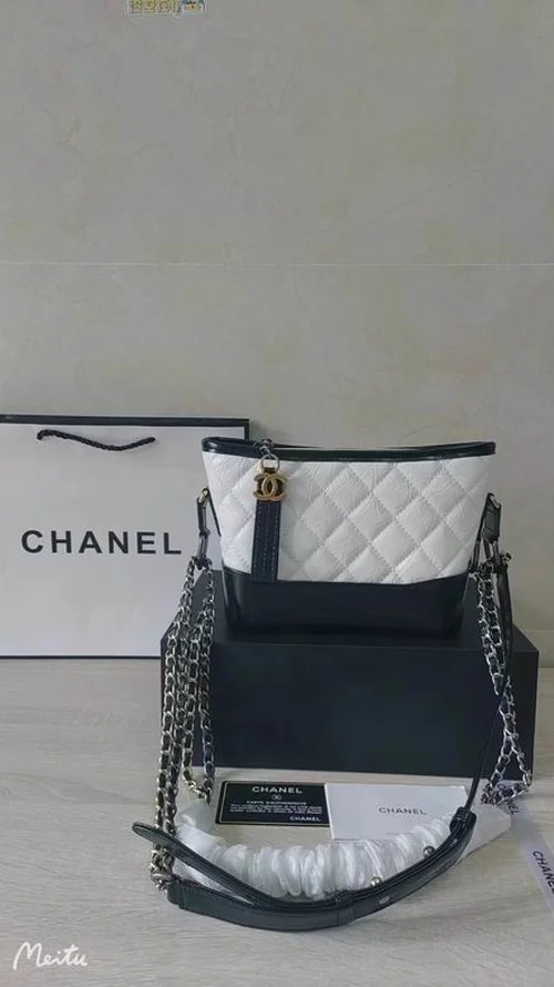 11 Chanel Gabrielle Hobo Bag Medium Women Luxury Quilted