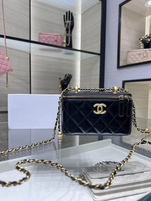 11 Chanel Beauty Cosmetic Bags Vanity Case Women Luxury Set