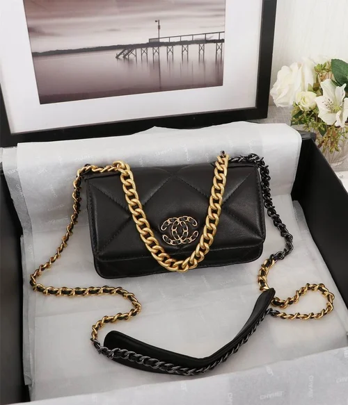 11 Chanel 19 Flap Bag Medium Women Luxury Quilted Leather