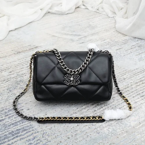11 Chanel 19 Flap Bag Medium Women Luxury Quilted Leather