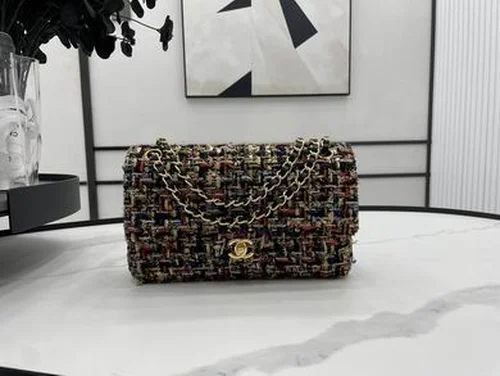 11 Chanel Classic Flap Bag Medium Women Luxury Quilted Caviar