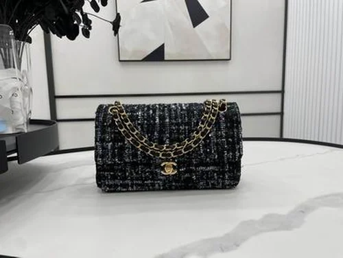 11 Chanel Classic Flap Bag Medium Women Luxury Quilted Caviar