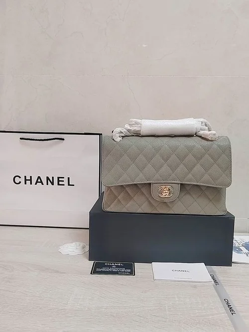 11 Chanel Classic Flap Bag Medium Women Luxury Quilted Caviar