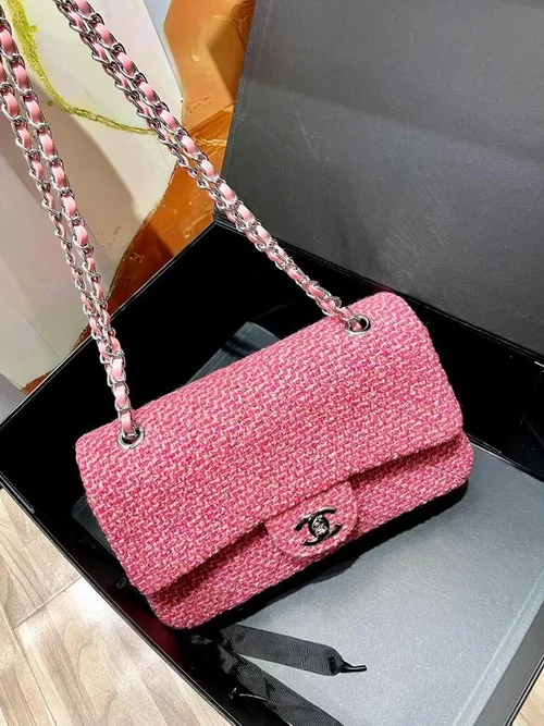 11 Chanel Classic Flap Bag Medium Women Luxury Quilted Caviar