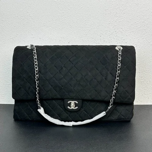 11 Chanel Classic Flap Bag Medium Women Luxury Quilted Caviar