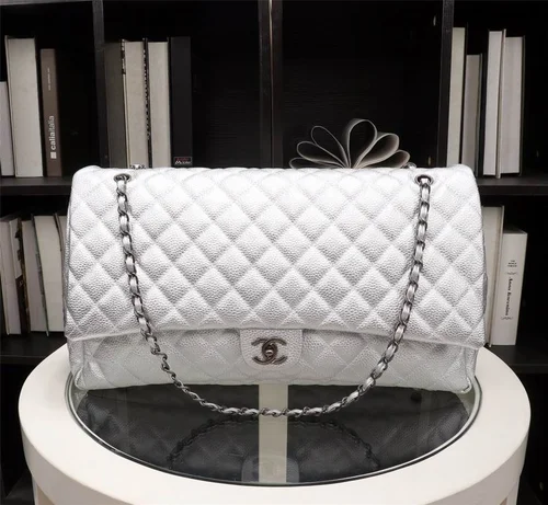 11 Chanel Classic Flap Bag Medium Women Luxury Quilted Caviar