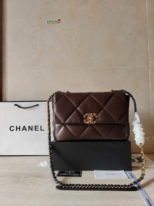 11 Chanel Classic Flap Bag Medium Women Luxury Quilted Caviar