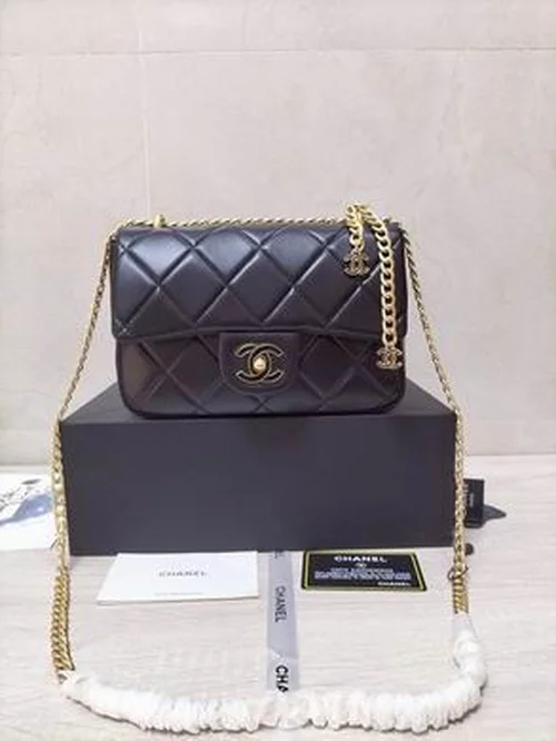 11 Chanel Classic Flap Bag Medium Women Luxury Quilted Caviar