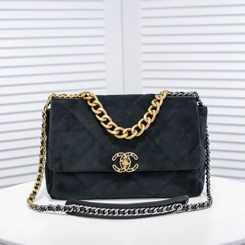 11 Chanel Classic Flap Bag Medium Women Luxury Quilted Caviar