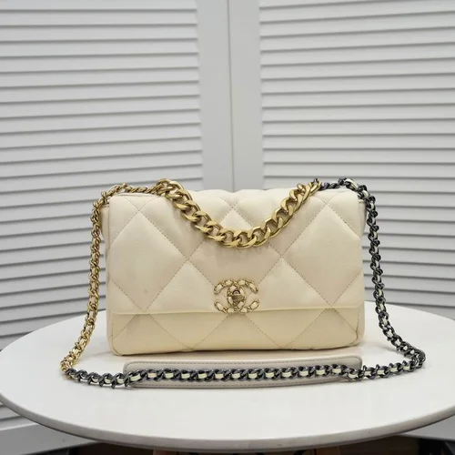 11 Chanel Classic Flap Bag Medium Women Luxury Quilted Caviar