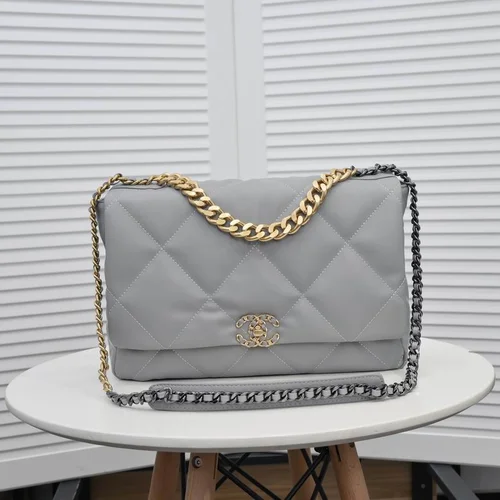 11 Chanel Classic Flap Bag Medium Women Luxury Quilted Caviar