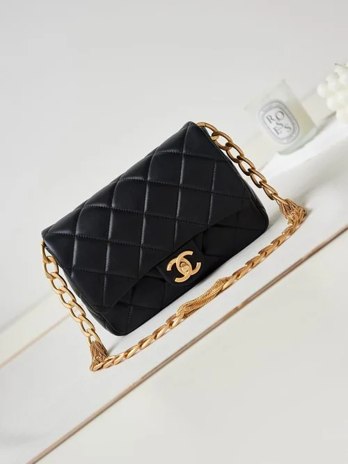 11 Chanel Classic Flap Bag Medium Women Luxury Quilted Caviar