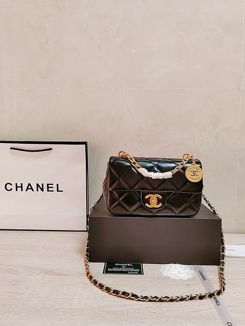 11 Chanel Classic Flap Bag Medium Women Luxury Quilted Caviar