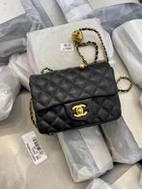 11 Chanel Classic Flap Bag Medium Women Luxury Quilted Caviar