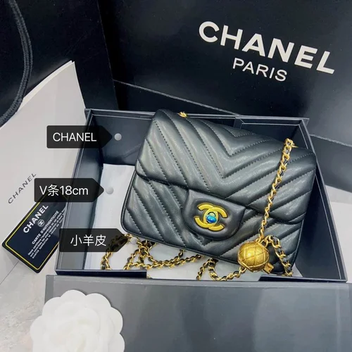 11 Chanel Classic Flap Bag Medium Women Luxury Quilted Caviar