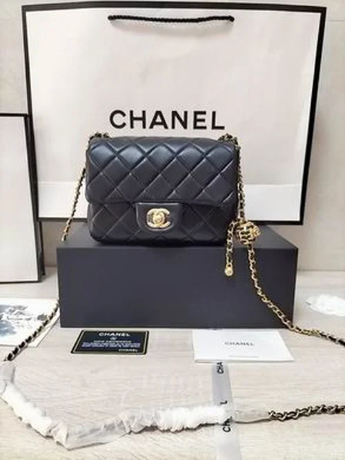 11 Chanel Classic Flap Bag Medium Women Luxury Quilted Caviar