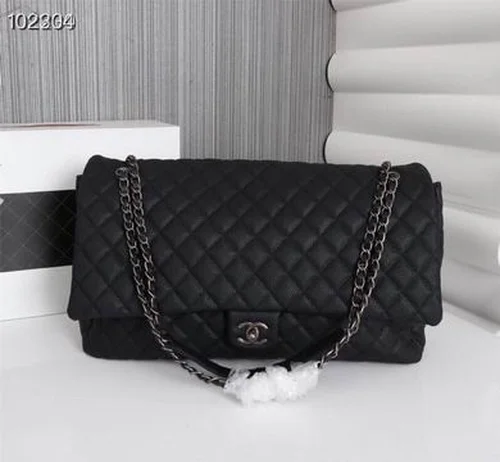 11 Chanel Classic Flap Bag Medium Women Luxury Quilted Caviar