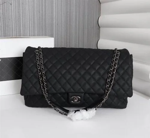 11 Chanel Classic Flap Bag Medium Women Luxury Quilted Caviar