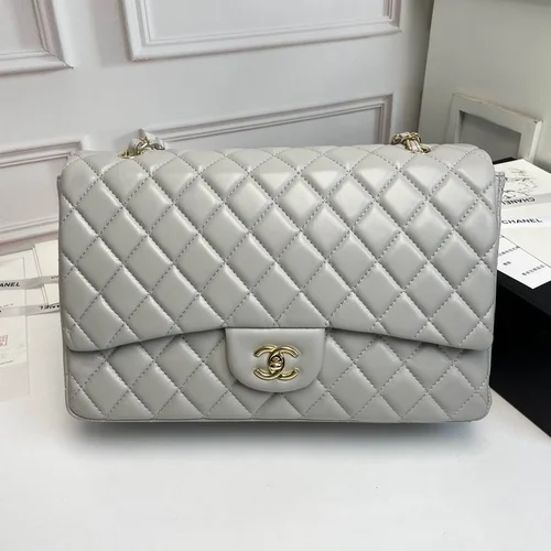 11 Chanel Classic Flap Bag Medium Women Luxury Quilted Caviar