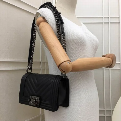 11 Chanel Le Boy Flap Bag Medium Women Luxury Quilted Leather