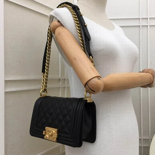 11 Chanel Le Boy Flap Bag Medium Women Luxury Quilted Leather