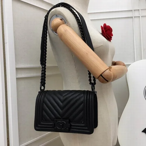 11 Chanel Le Boy Flap Bag Medium Women Luxury Quilted Leather