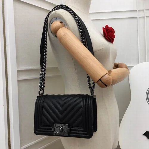 11 Chanel Le Boy Flap Bag Medium Women Luxury Quilted Leather