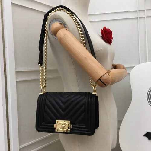 11 Chanel Le Boy Flap Bag Medium Women Luxury Quilted Leather