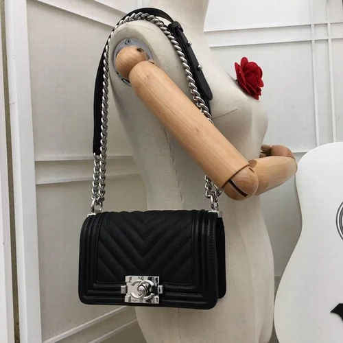 11 Chanel Le Boy Flap Bag Medium Women Luxury Quilted Leather