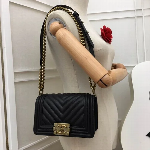 11 Chanel Le Boy Flap Bag Medium Women Luxury Quilted Leather