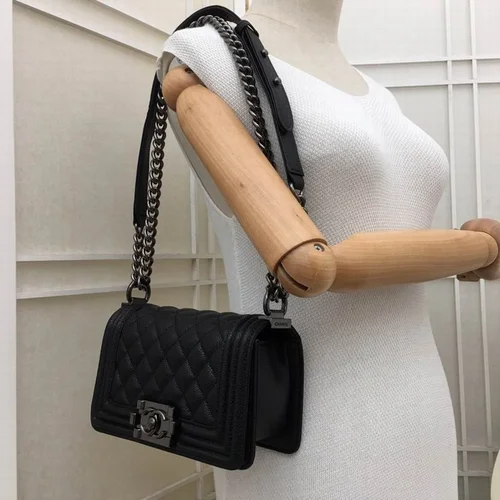 11 Chanel Le Boy Flap Bag Medium Women Luxury Quilted Leather