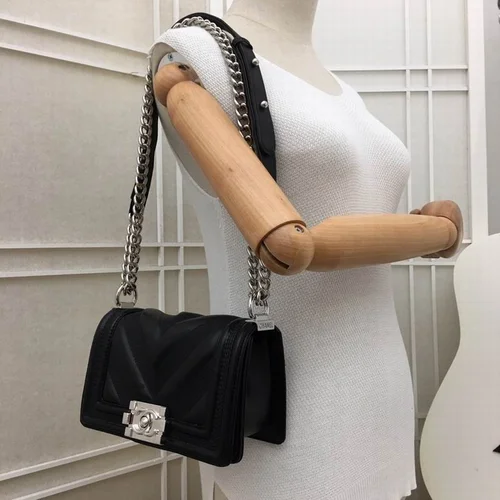 11 Chanel Le Boy Flap Bag Medium Women Luxury Quilted Leather