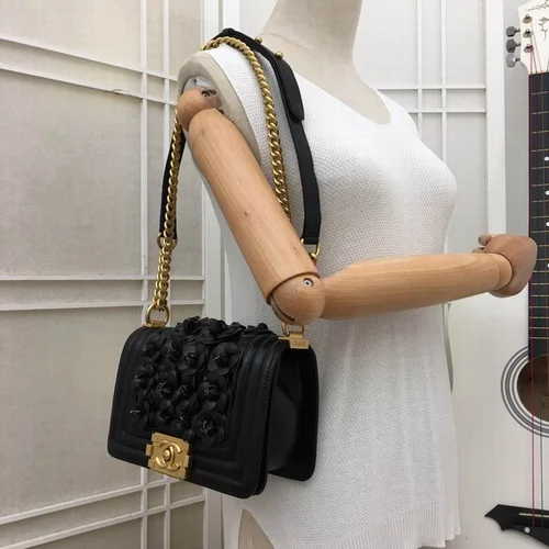 11 Chanel Le Boy Flap Bag Medium Women Luxury Quilted Leather